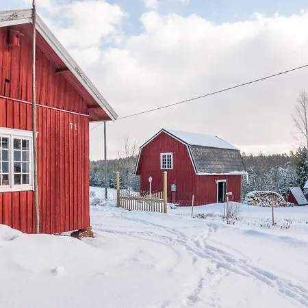 Kullanpuu's Farm Semesterbostad Kirjakkala